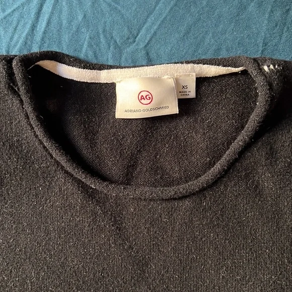 Black & white Graphic sweater w/ french La Nouvelle Vague writing “the new wave” - Picture 8 of 8